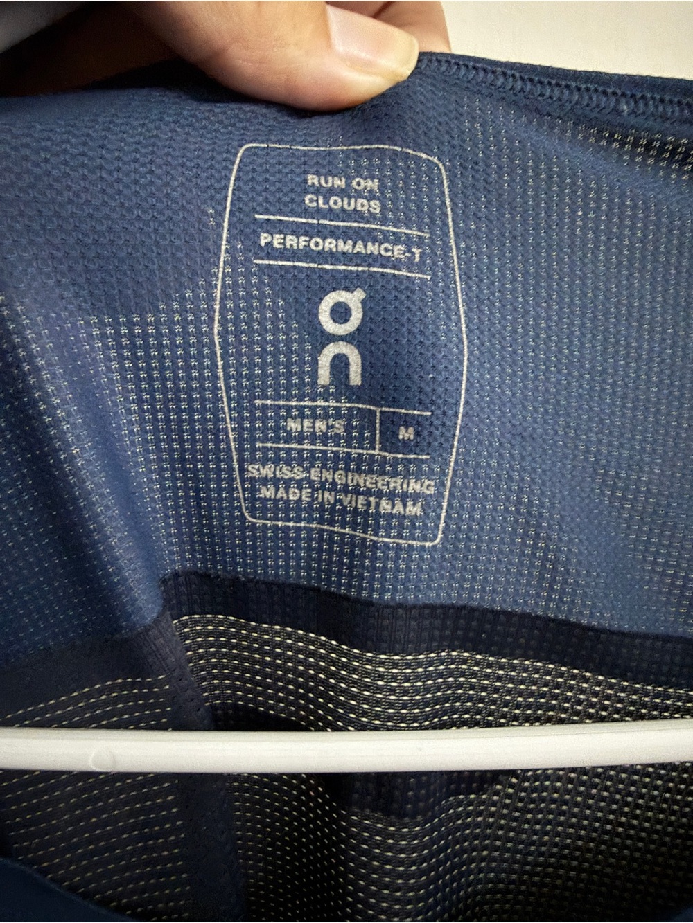 On Running Performance-T Men’s M Navy Blue Lightweight Running Shirt - Picture 3 of 3